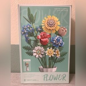 Brand New Bouquet building blocks artificial flowers ( for assemble)